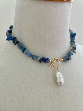 Dark Blue Stone Chip Necklace with Faux Pearl Drop